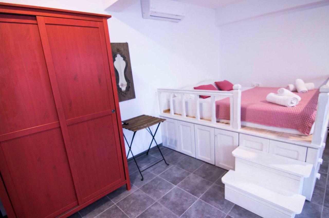 Aegli Apartments سيمي المظهر الخارجي الصورة